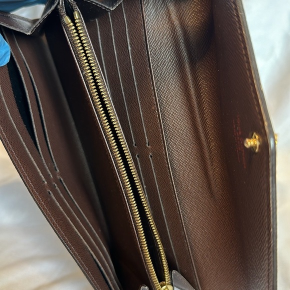 EUC: Louis Vuitton Sara Damier Ebene Long wallet. Very clean. Can use chain: - Picture 11 of 16